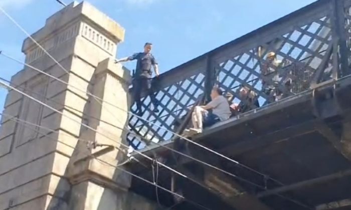 CABA- La Policía Federal evitó que un hombre se quitara la vida